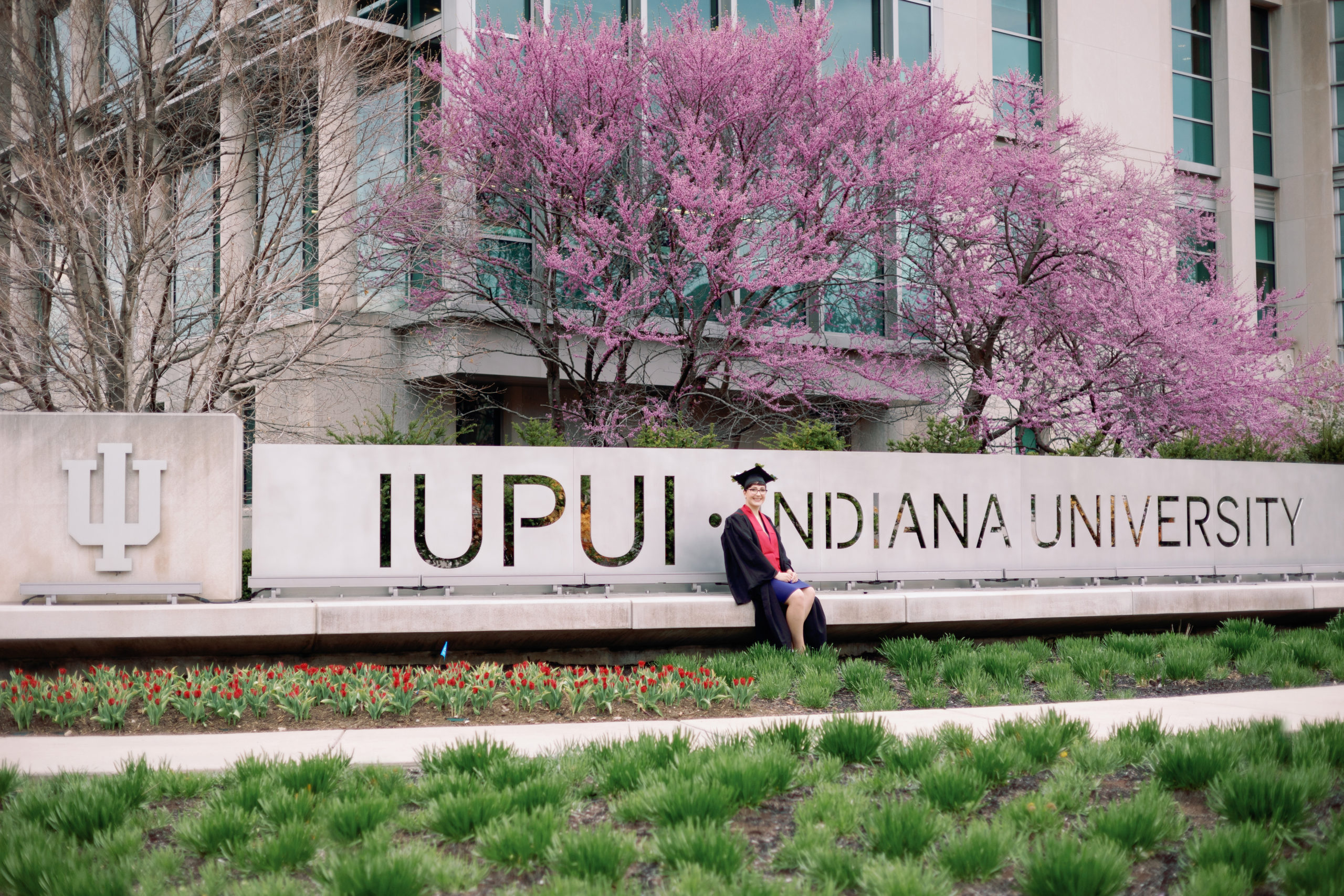 Indianapolis Senior Picture in front of IUPUI sign